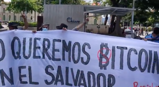 8 salvadoreños “protestan” contra el Bitcoin 8-salvadorenos-protestan-contra-el-bitcoin
